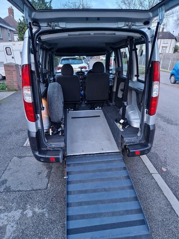 Used Fiat Doblò Active 2009 Silver MPV