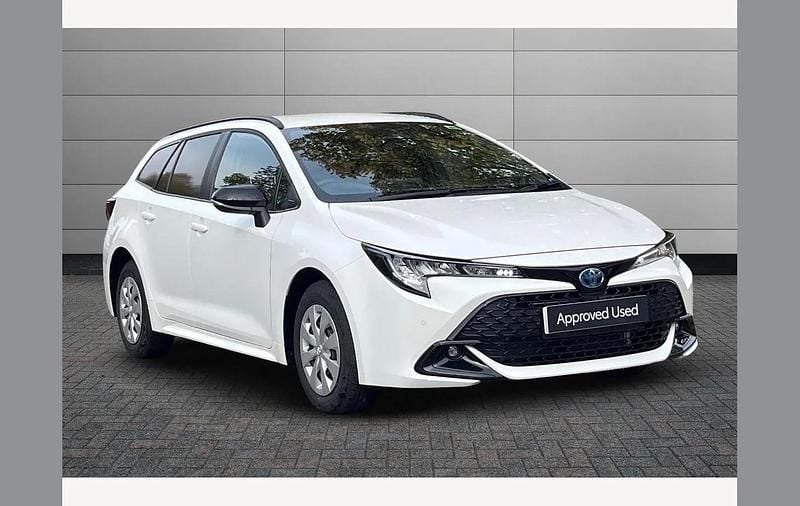 White New 2025 Toyota Corolla | £23,994 (Good price) - Image 1/2