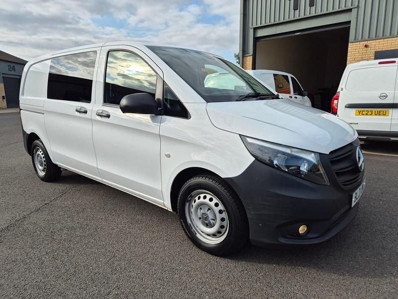 White Used 2021 Mercedes Vito Progressive MPV | £15,650 (Fair price) - Image 1/4