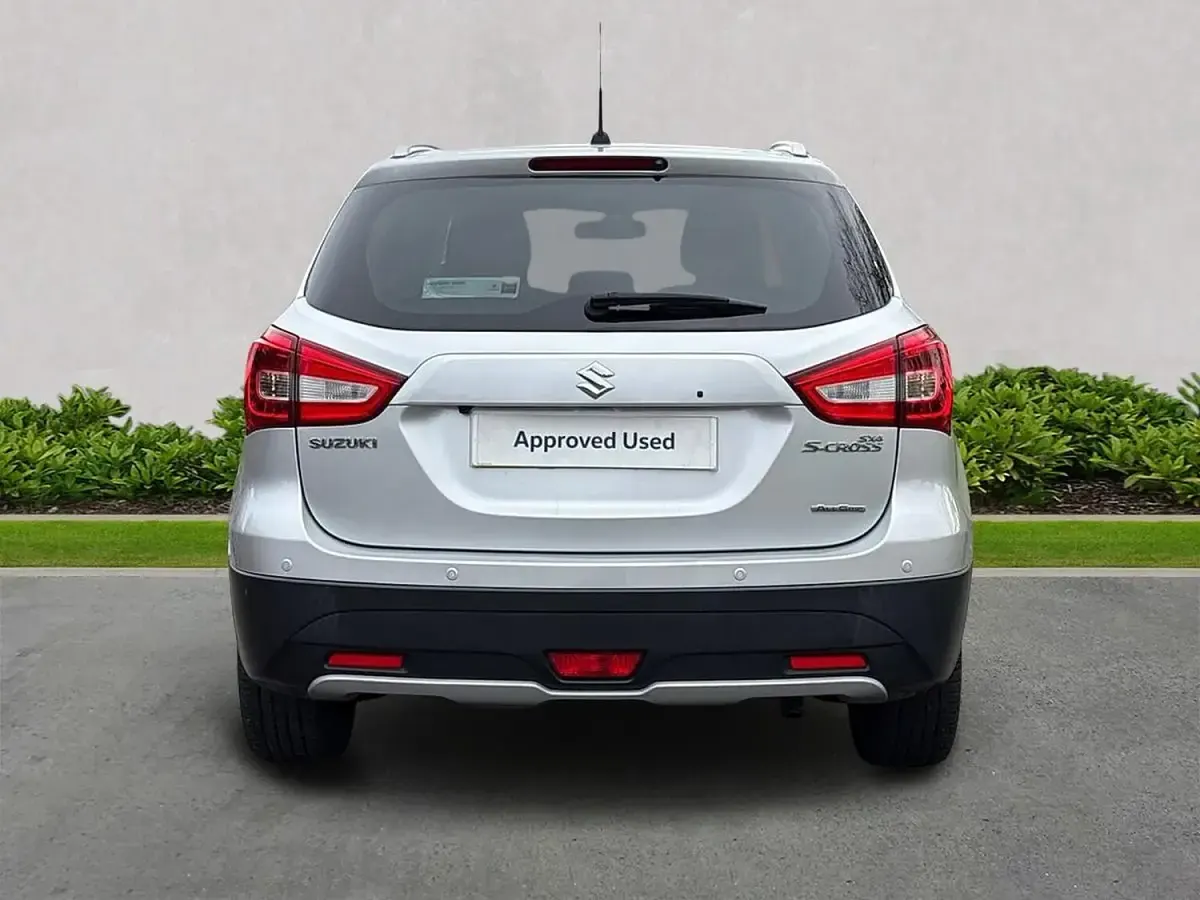 Used Suzuki SX4 SZ-T 111 HP (81 kW) 2018 Silver Hatchback