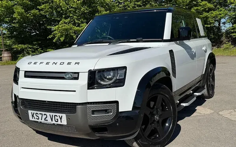 Używany Land Rover Defender Dynamic 249 KM (183 kW) 2022 SUV