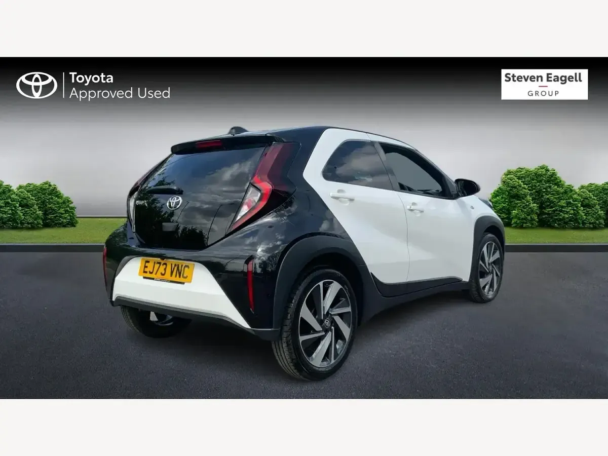 Used Toyota Aygo X 72 HP (52 kW) 2023 White SUV