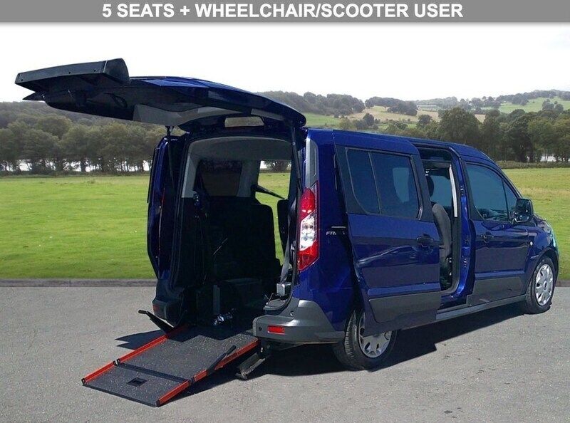 Blue Used 2017 Ford Grand Tourneo Connect Zetec MPV | £13,999 (Good price) - Image 1/4