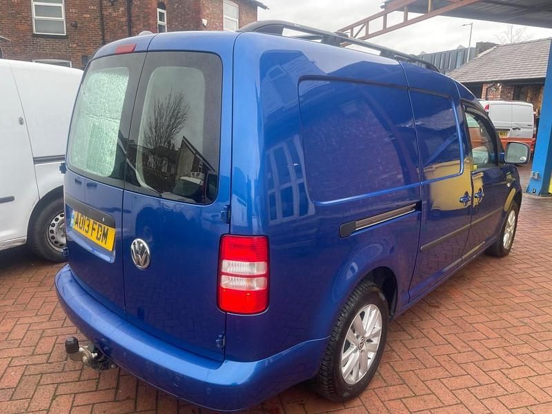 Used VW Caddy Maxi Highline 102 HP (75 kW) 2013 Blue MPV