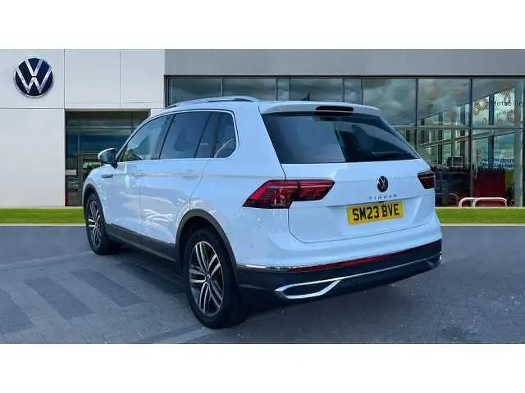 Used VW Tiguan Elegance 150 HP (110 kW) 2023 Pure white SUV