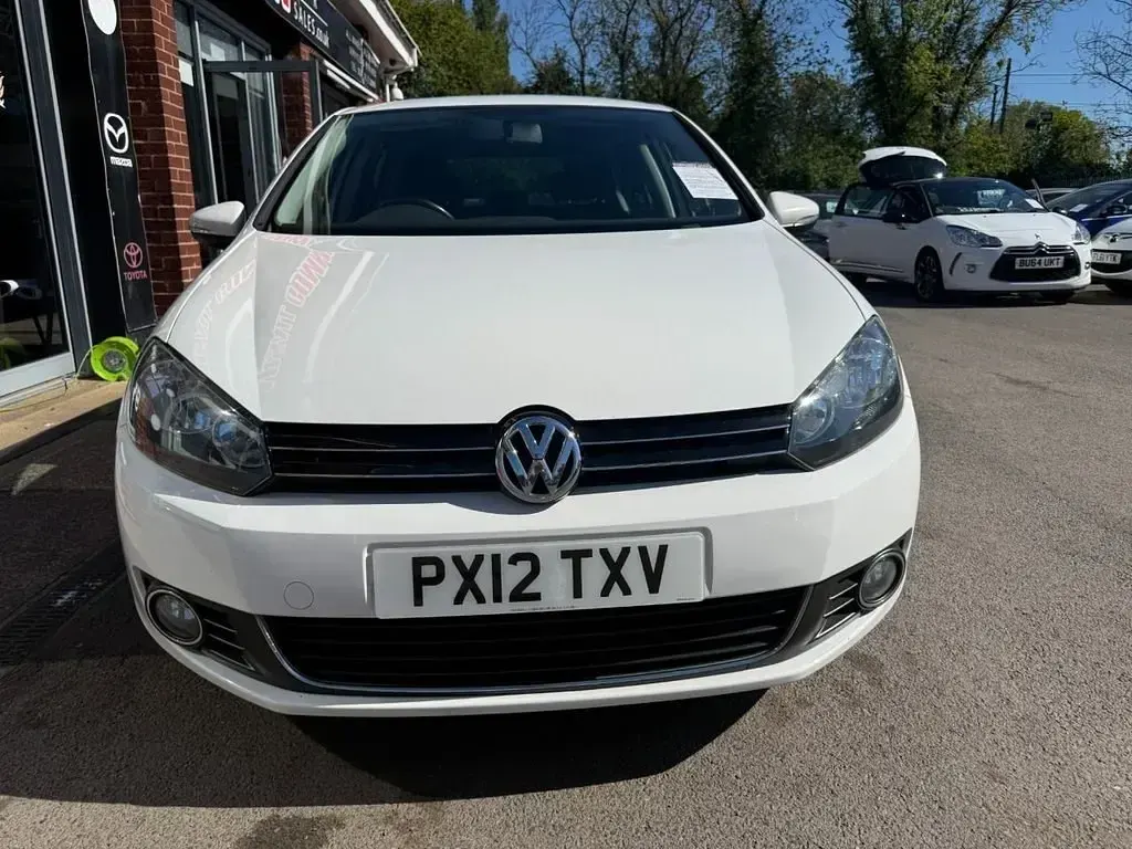 Begagnad VW Golf VII GT 140 HK (102 kW) 2012 Vit Halvkombi