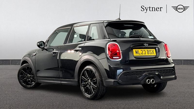 Usado Mini Cooper S Exclusive 176 HP (129 kW) 2023 Preto Citadino
