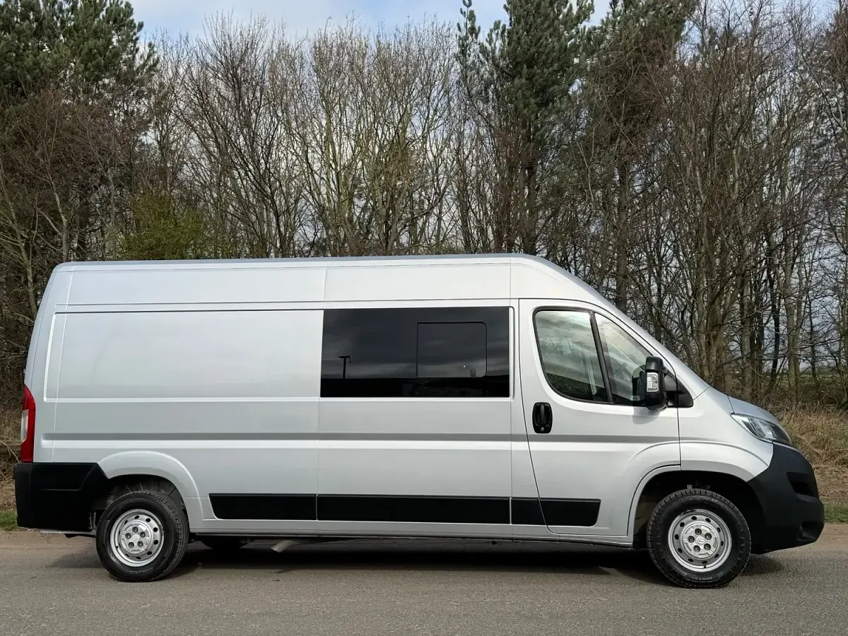 Używany Citroën Relay 140 KM (102 kW) 2022 Srebrny Van