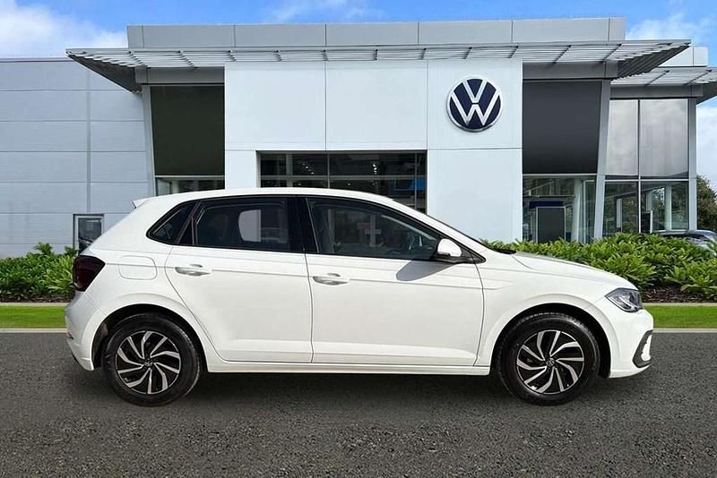 Used VW Polo Life 95 HP (69 kW) 2023 White Hatchback