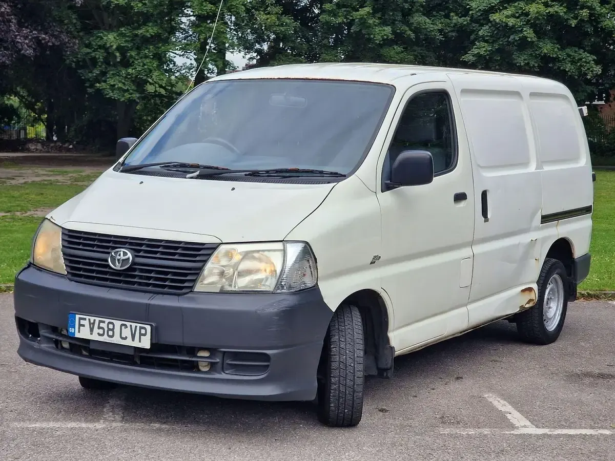 Used Toyota HiAce H1 109 HP (80 kW) 2008 White Van