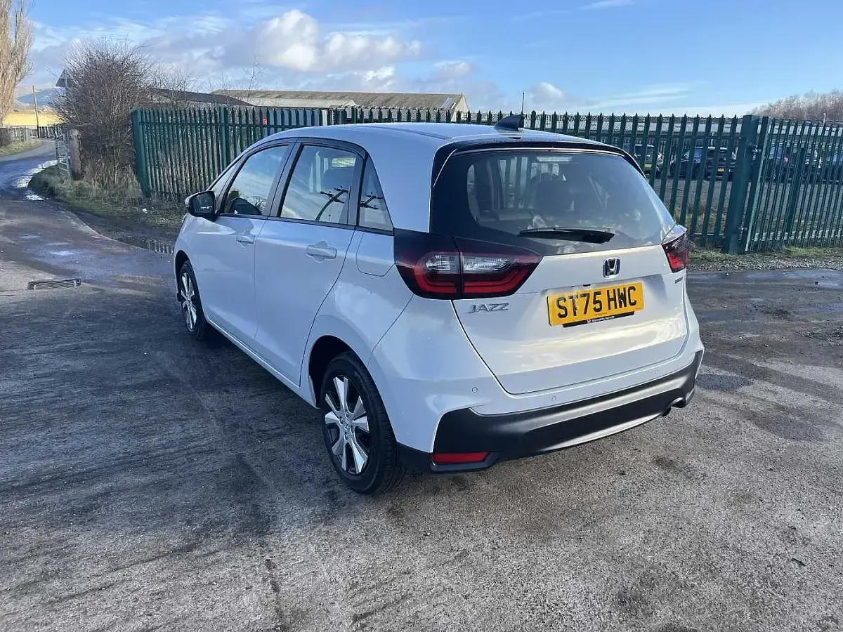Used Honda Jazz Elegance 122 HP (89 kW) 2025 White Hatchback