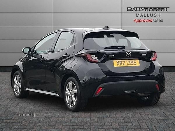 Ny Mazda 2 Exclusive-Line 2026 Svart Halvkombi