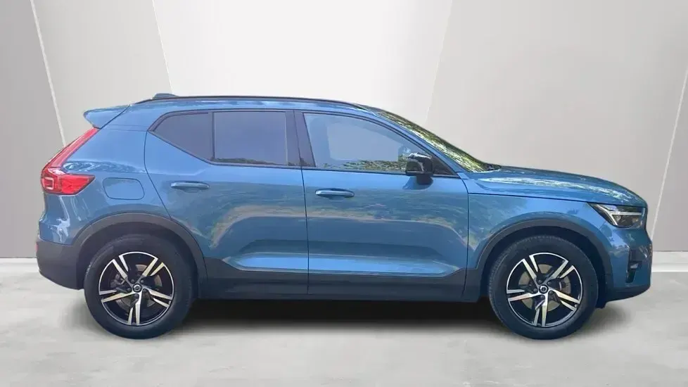 Used Volvo XC40 Plus 194 HP (142 kW) 2023 Blue SUV