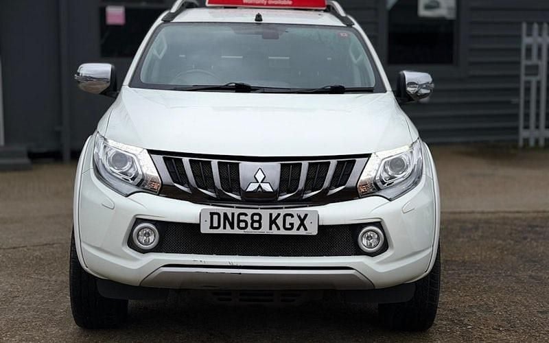 Used Mitsubishi L200 181 HP (133 kW) 2018 White Pickup