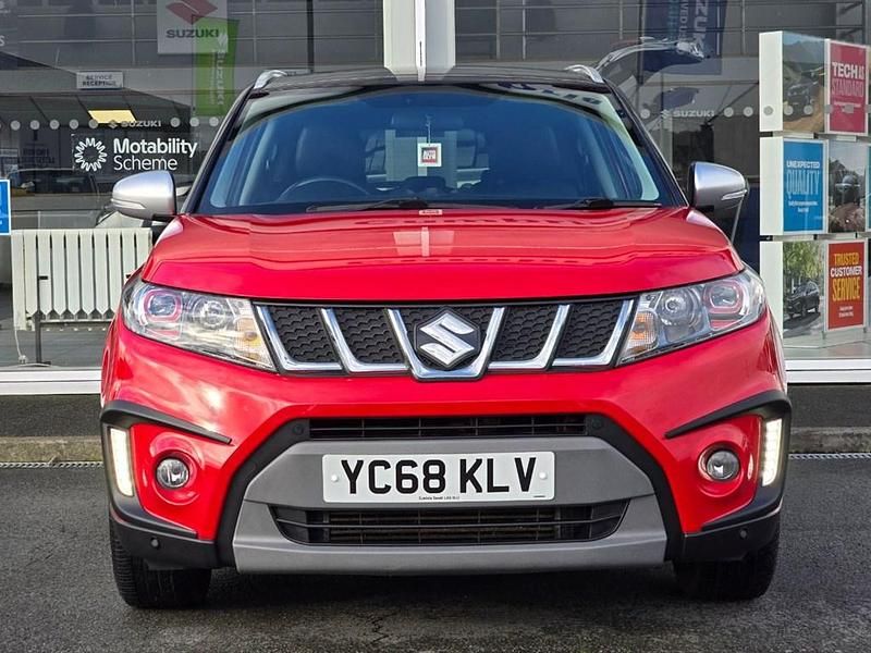 Gebraucht Suzuki Vitara 140 PS (102 kW) 2018 Rot Kleinwagen