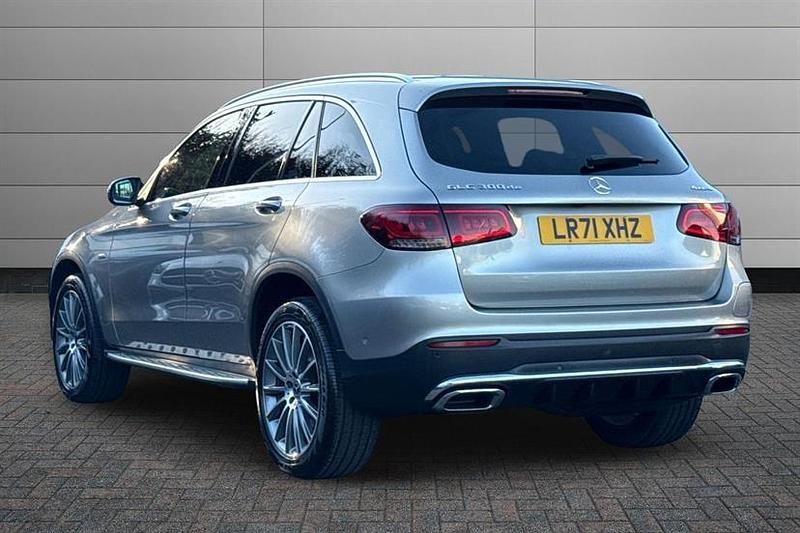 Used Mercedes GLC300 AMG Line Premium 306 HP (225 kW) 2021 High tech silver Estate