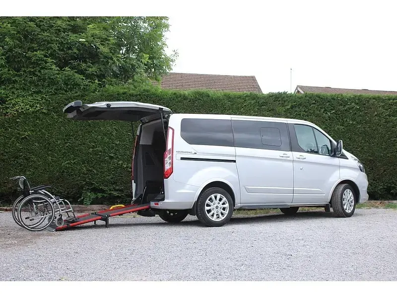 Used Ford Tourneo Custom RS 130 HP (95 kW) 2021 Silver Van