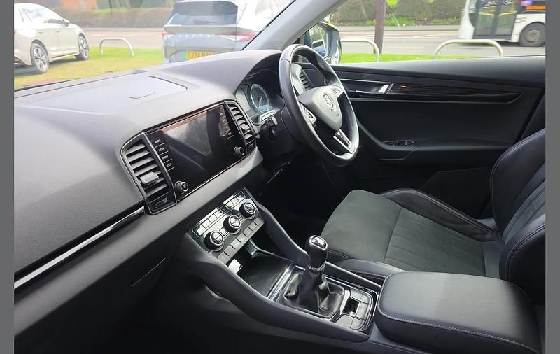 Used Skoda Karoq SE L 147 HP (108 kW) 2020 Blue SUV