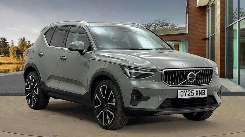 Green Used 2025 Volvo XC40 Ultra SUV | £36,291 - Image 1/4