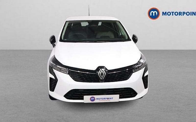 Used Renault Clio V Evolution 143 HP (105 kW) 2025 White Hatchback