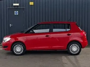 Used Skoda Fabia 60 HP (44 kW) 2013 Red Hatchback