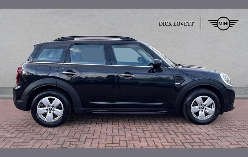 Używany Mini Cooper Countryman Classic 134 KM (98 kW) 2022 Czarny SUV