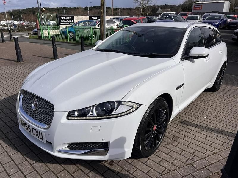 Used Jaguar XF Luxury 2015 White Estate