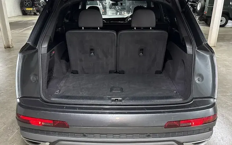 Used Audi Q7 S-Line 286 HP (210 kW) 2021 Grey SUV