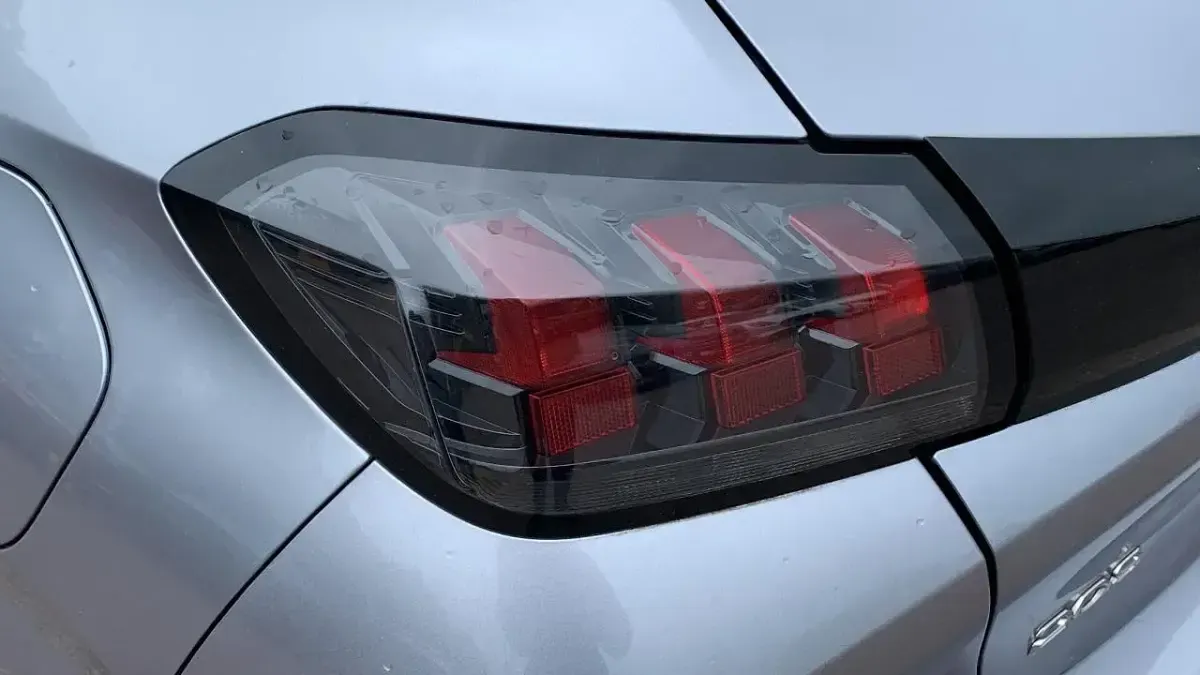 Gebraucht Peugeot 208 Active Premium 99 PS (72 kW) 2022 Grau Kleinwagen