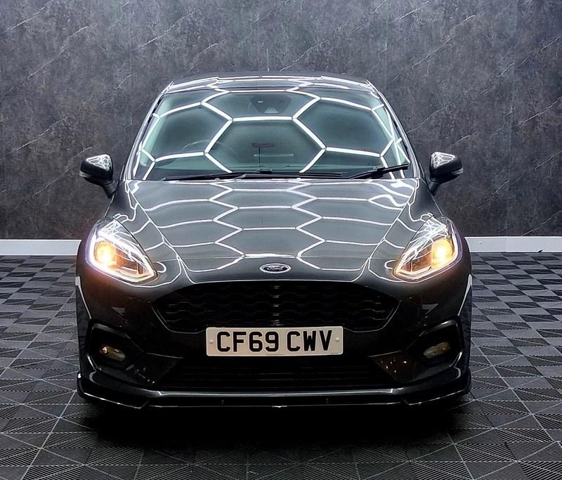 Used Ford Fiesta Zetec 70 HP (51 kW) 2020 Grey Hatchback