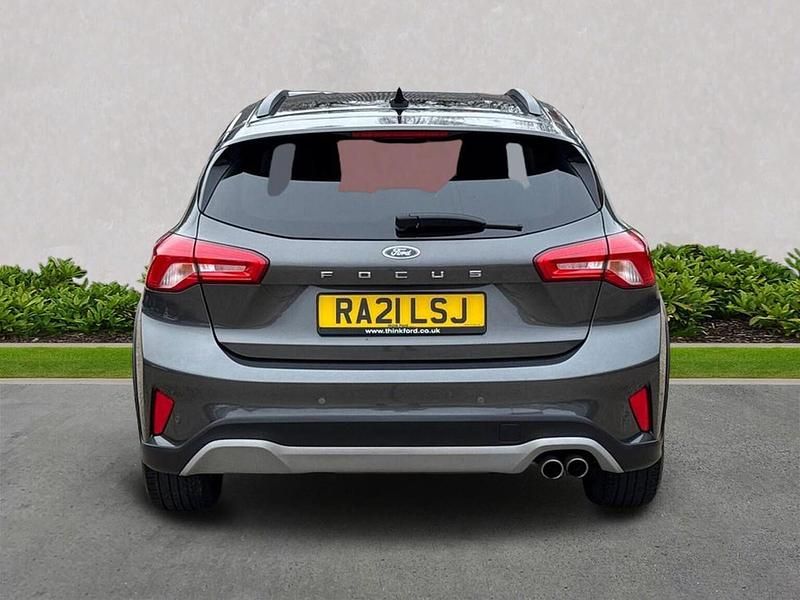 Begagnad Ford Focus Active 2021 Grå Halvkombi