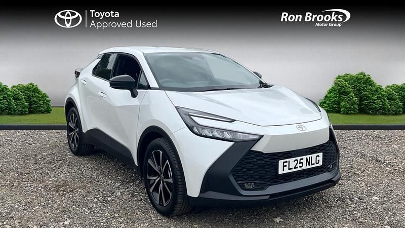 White New 2025 Toyota C-HR Design SUV | £28,650 (Fair price) - Image 1/4
