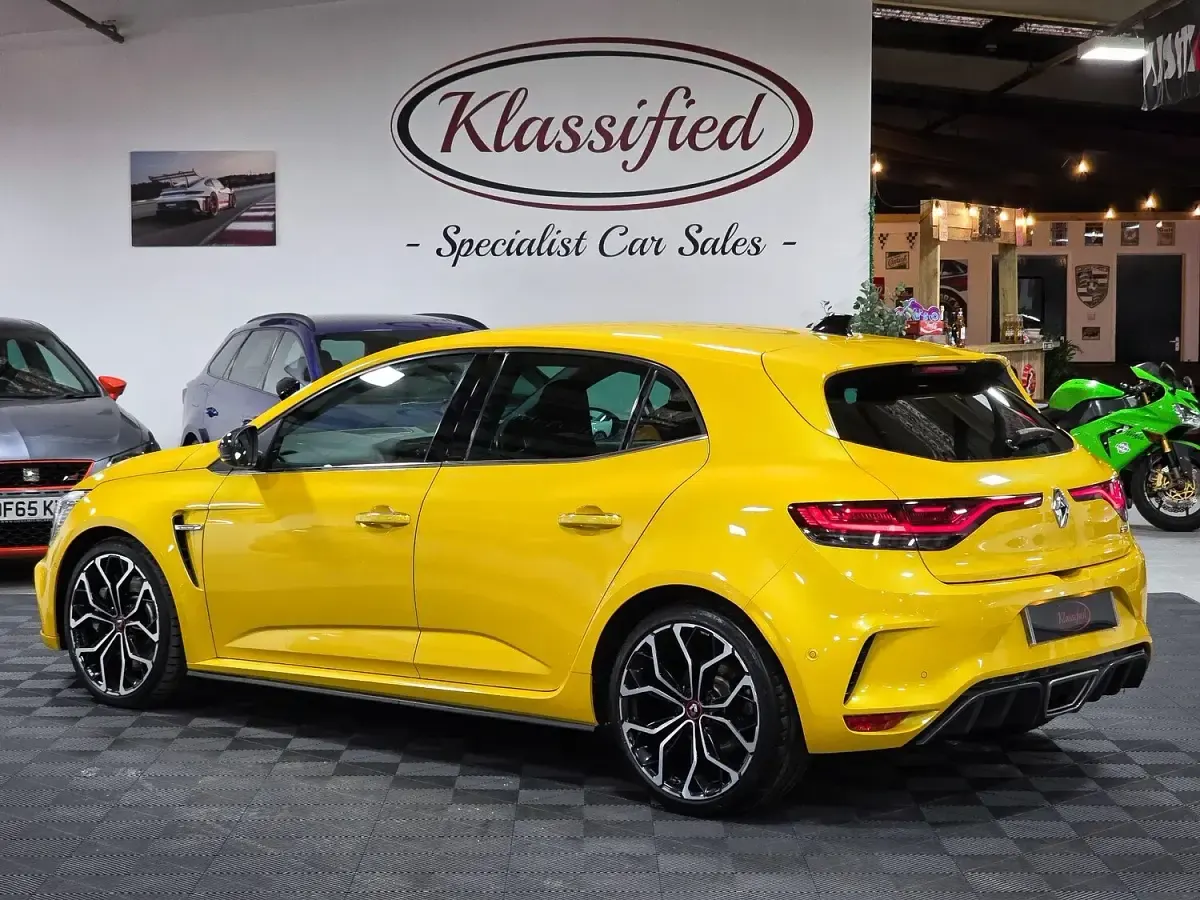 Used Renault Mégane IV R.S. 300 HP (220 kW) 2021 Yellow Hatchback