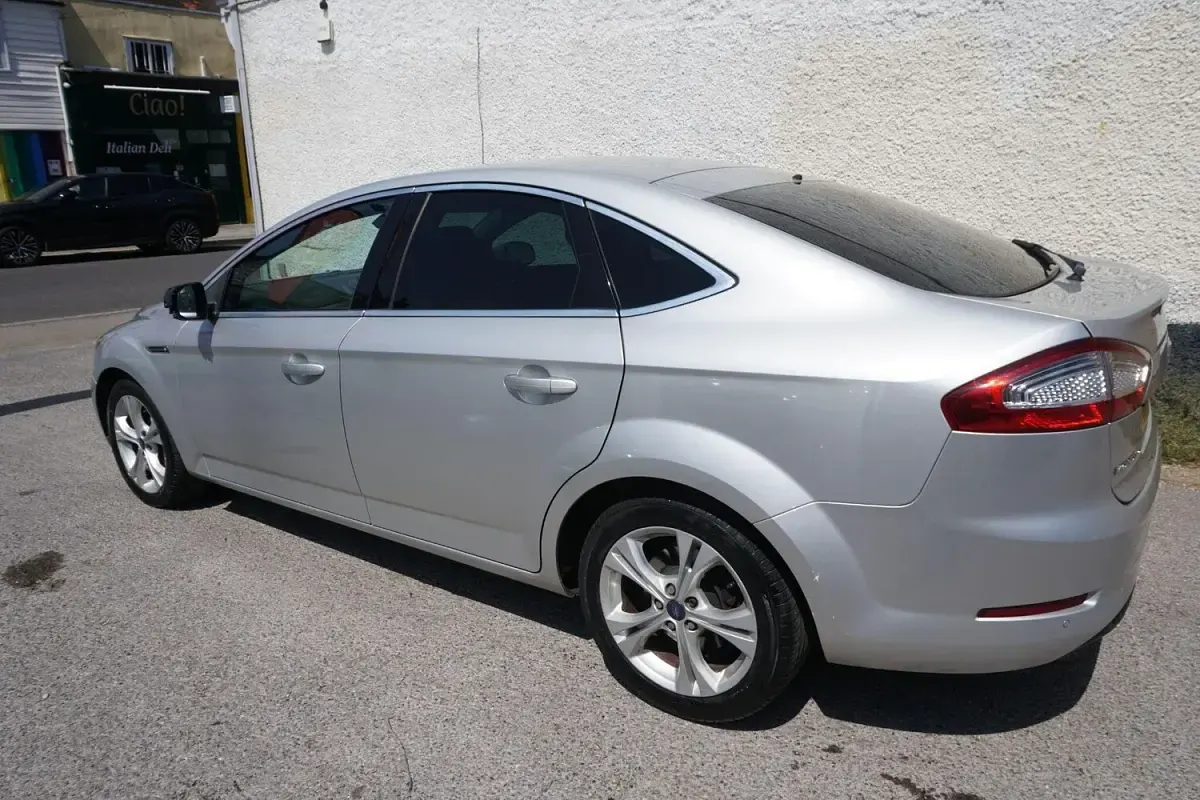 Used Ford Mondeo Business Edition 2014 Silver Hatchback