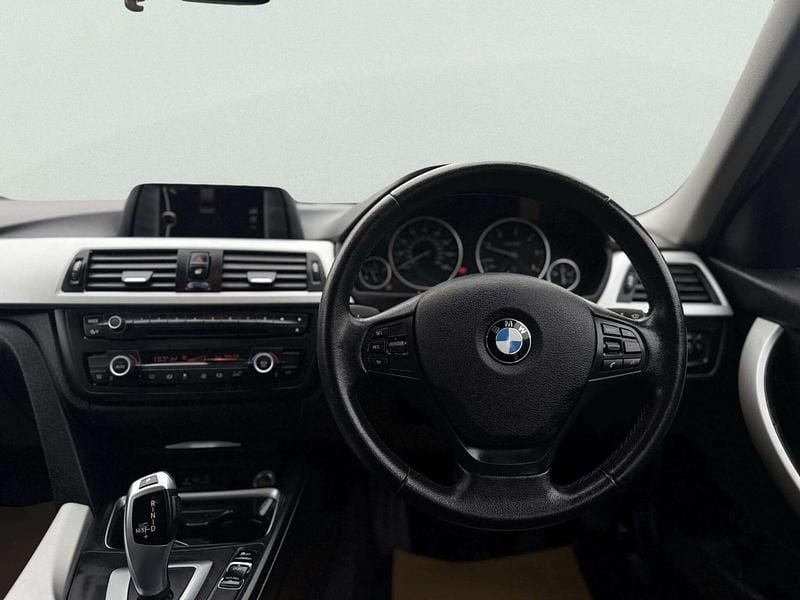 Used BMW 318 2012 Black Sedan