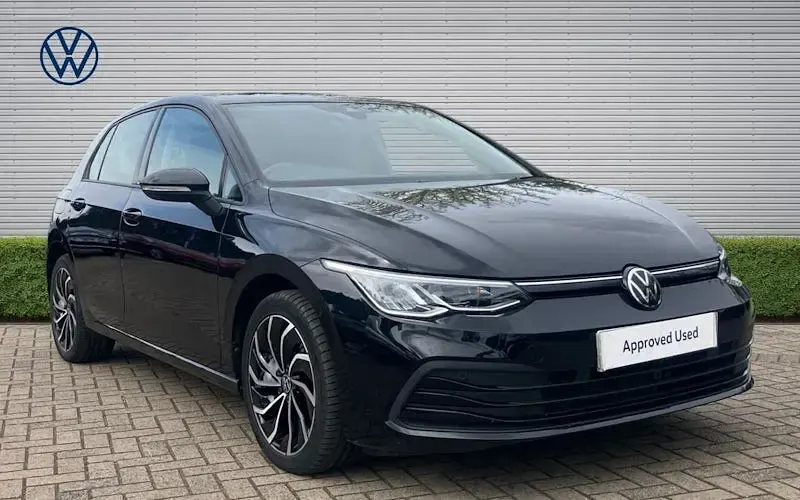 Used VW Golf VIII Life 150 HP (110 kW) 2023 Hatchback