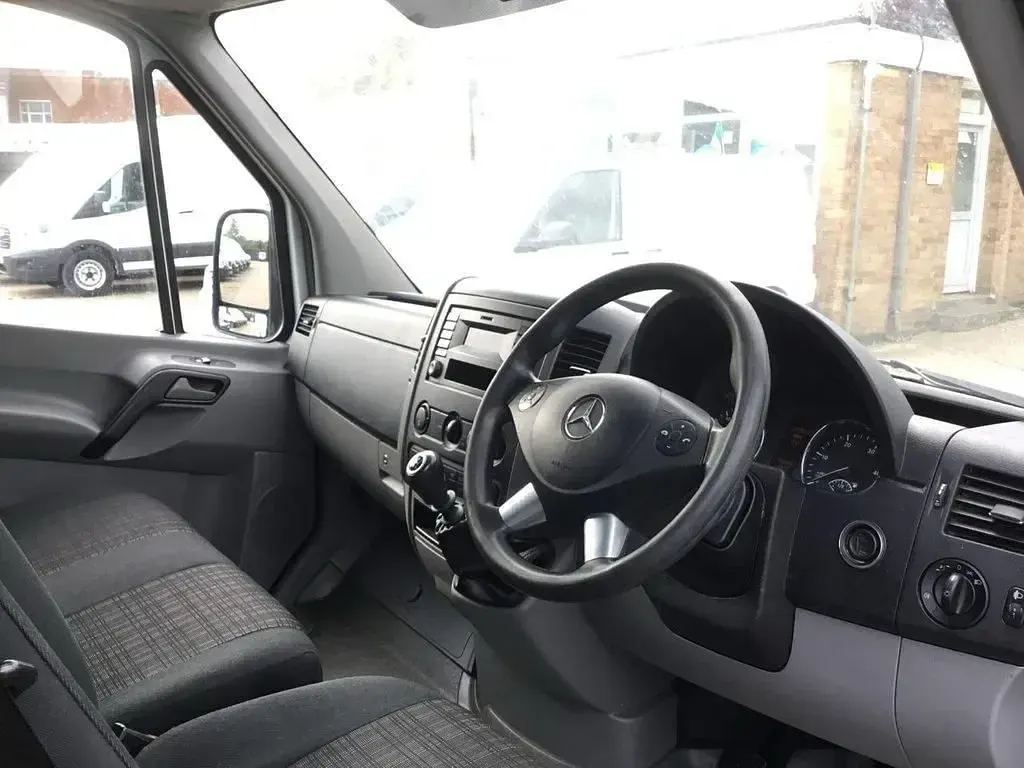 Used Mercedes Sprinter 161 HP (118 kW) 2018 White Van