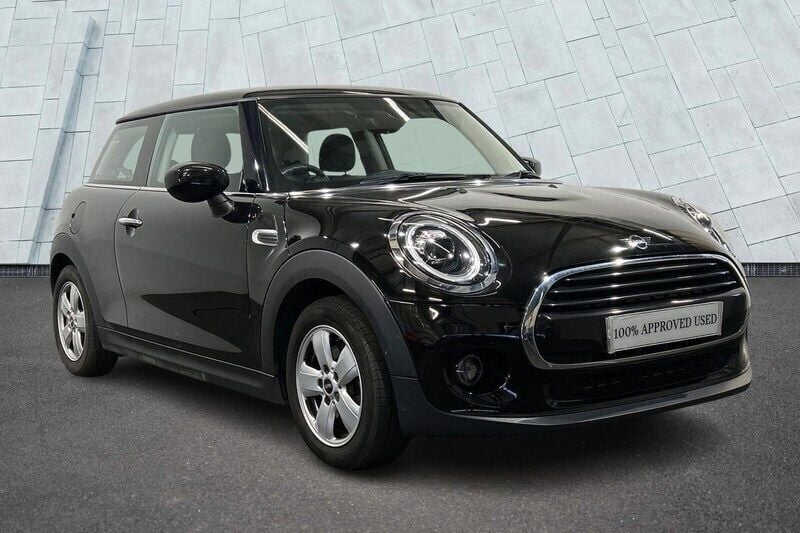 Black Used 2021 Mini Cooper Classic Hatchback | £10,700 (Good price) - Image 1/3