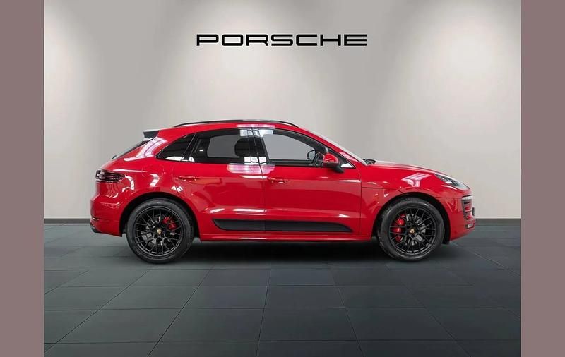 Used Porsche Macan GTS 355 HP (261 kW) 2017 Red SUV