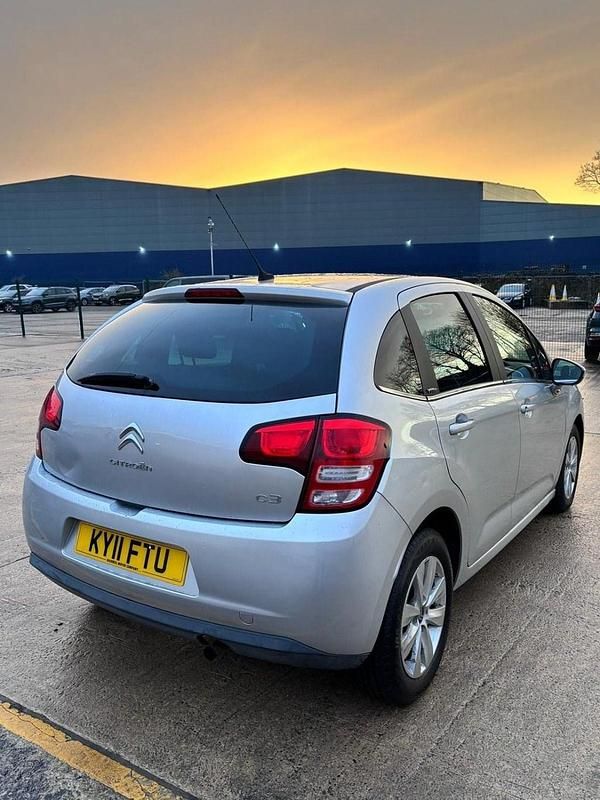 Used Citroën C3 VTR Sport 75 HP (55 kW) 2011 Silver Hatchback