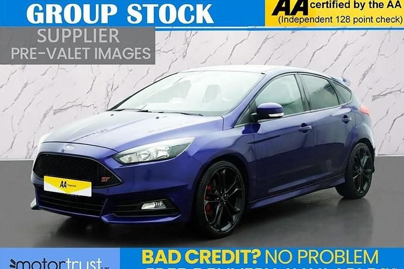 Used Ford Focus ST 250 HP (183 kW) 2018 Blue Hatchback