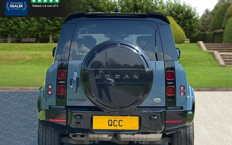 Used Land Rover Defender HSE Dynamic 249 HP (183 kW) 2025 Estate