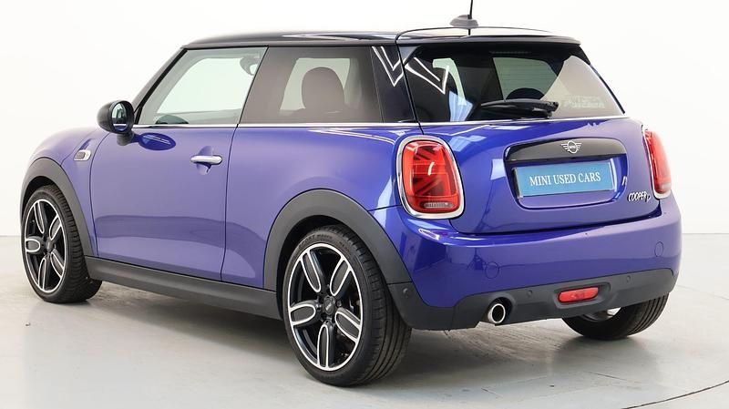 Used Mini Cooper D Hatch 114 HP (83 kW) 2018 Blue Hatchback