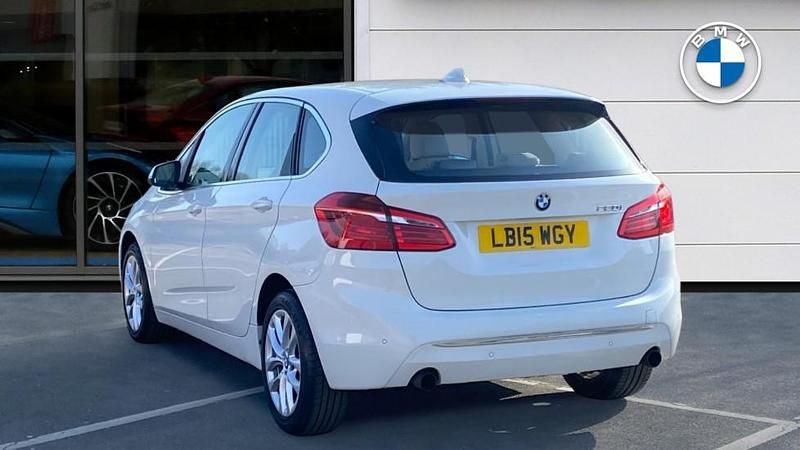 Used BMW 220 Active Tourer Luxury Line 189 HP (139 kW) 2015 White MPV