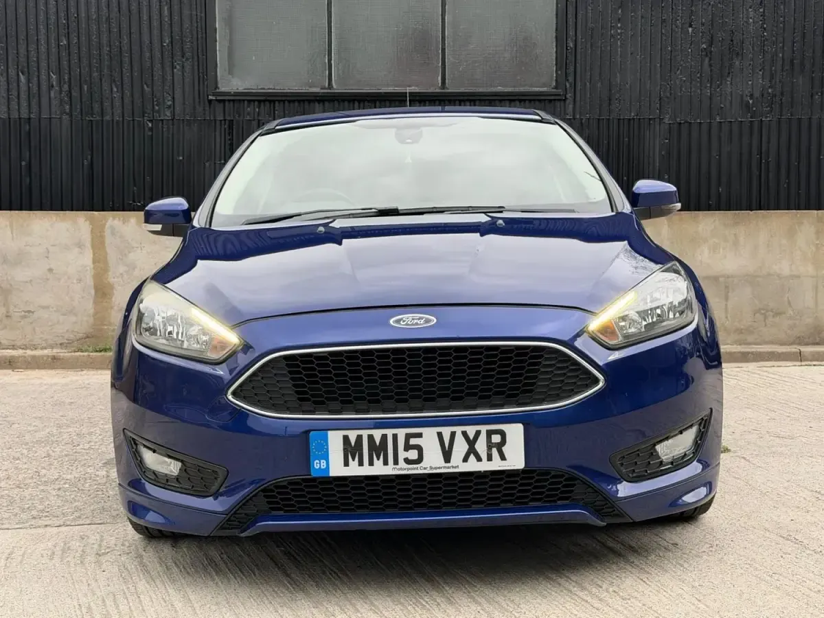 Usado Ford Focus Zetec 120 HP (88 kW) 2015 Azul Citadino