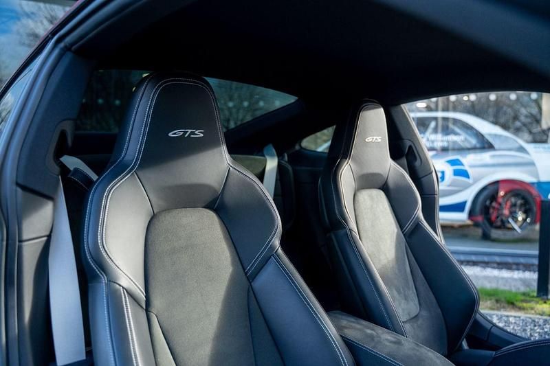 Used Porsche 911 2022 Red Coupe