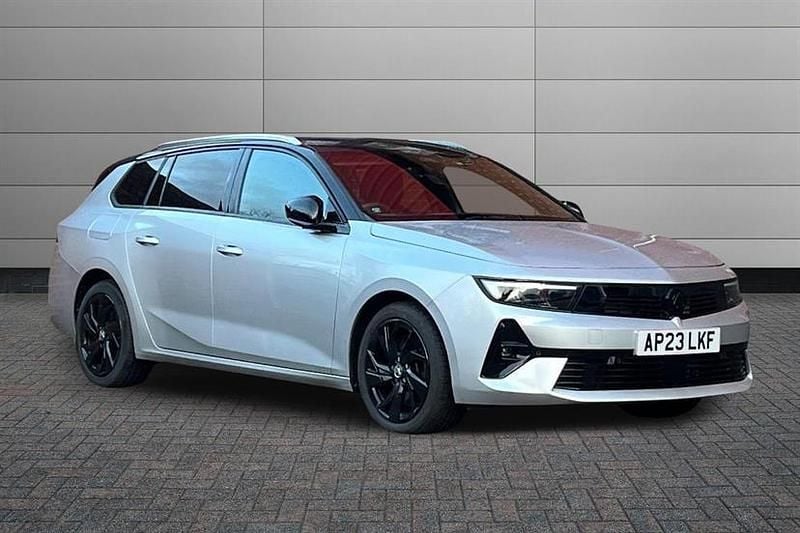 Crystal silver Used 2023 Vauxhall Astra Estate | £18,795 (Fair price) - Image 1/2