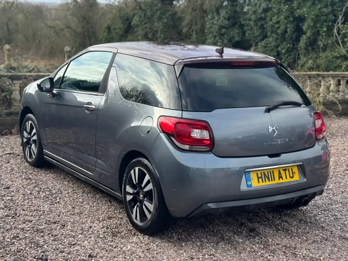 Używany Citroën DS3 120 KM (88 kW) 2011 Szary Hatchback