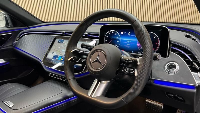 Begagnad Mercedes E220 AMG line 197 HK (144 kW) 2025 Svart Sedan