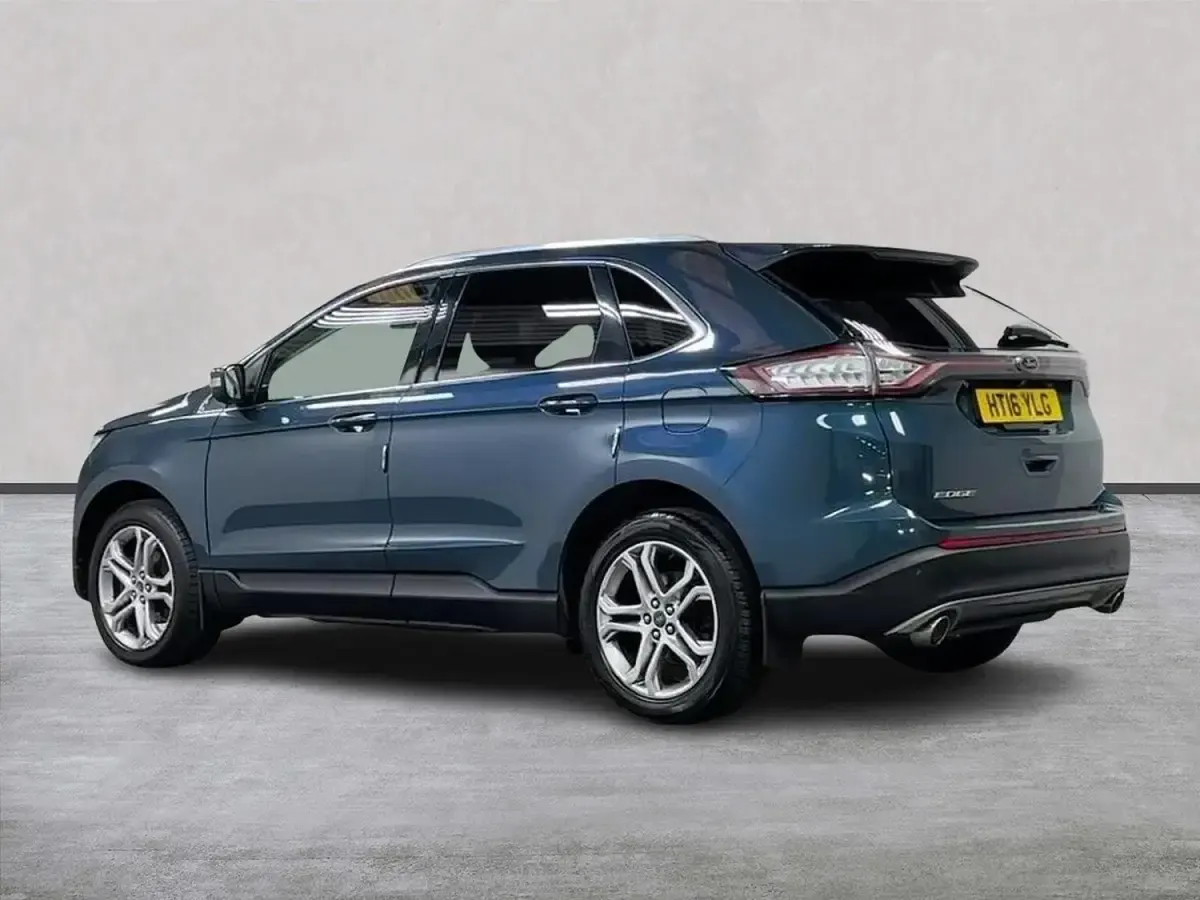 Käytetty Ford Edge Titanium 180 HP (132 kW) 2016 Sininen Katumaasturi